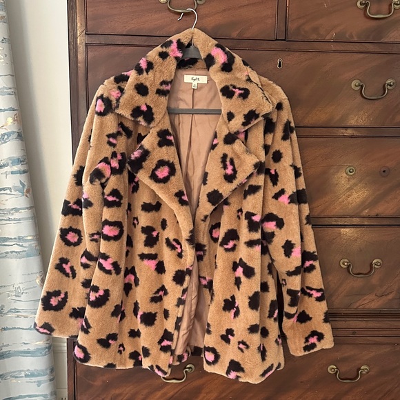 Kye Mi Jackets & Blazers - Cozy Leopard Print Teddy Jacket